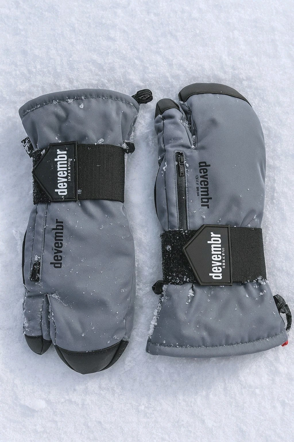 DEVEMBR Snowboarding SKI Glove MITTENS Touch Screen Waterproof Grey Medium NEW