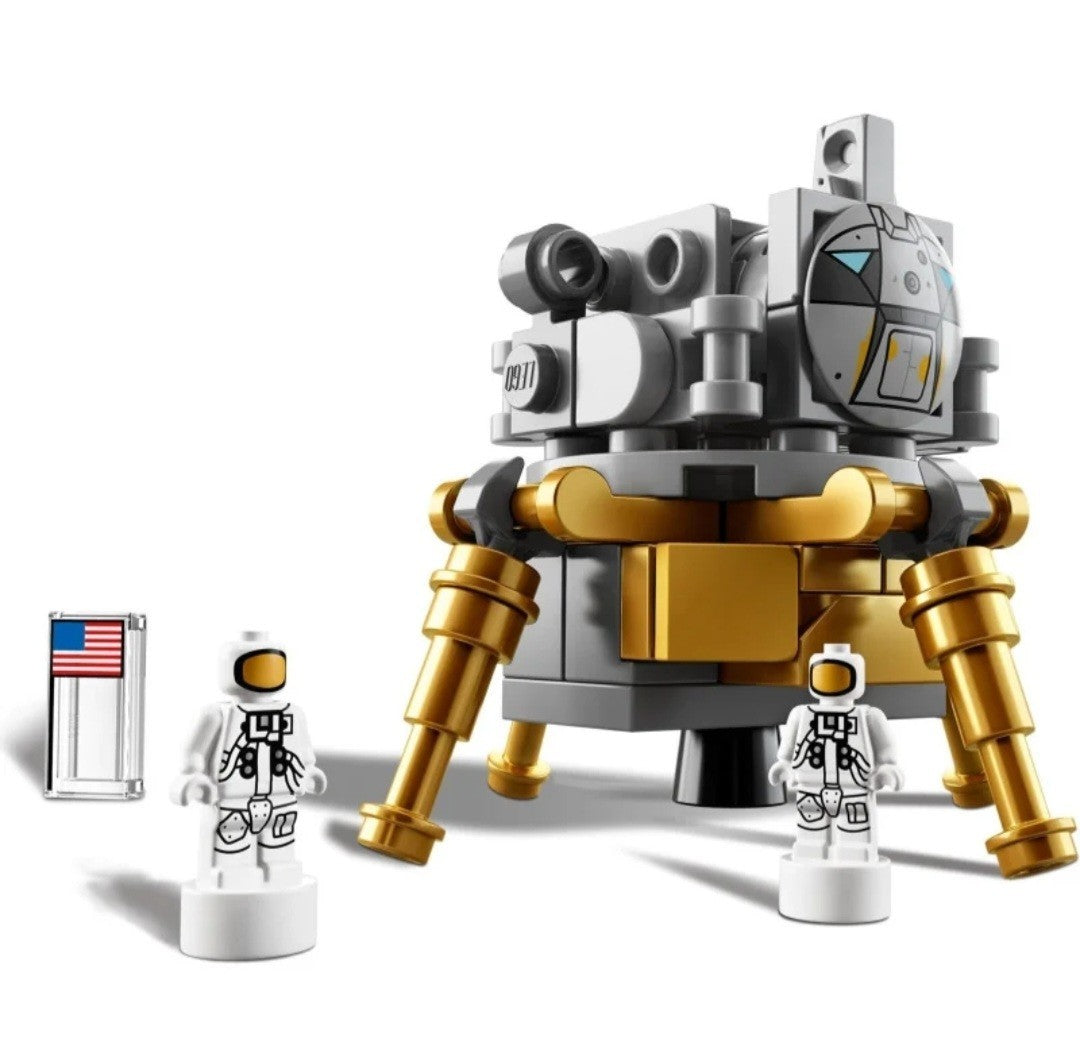 NASA  Apollo Saturn V Building Blocks Space Rocket 1969PCS